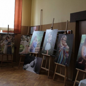 Wystawa "Mlekiem i bliskością miłość płynące" Stowarzyszenia Ścieżka Marzeń z Lublińca
