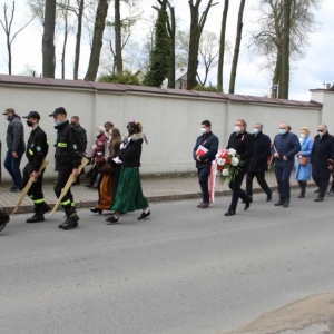 przemarsz do pomnika poświęconego Powstańcom Śląskim
